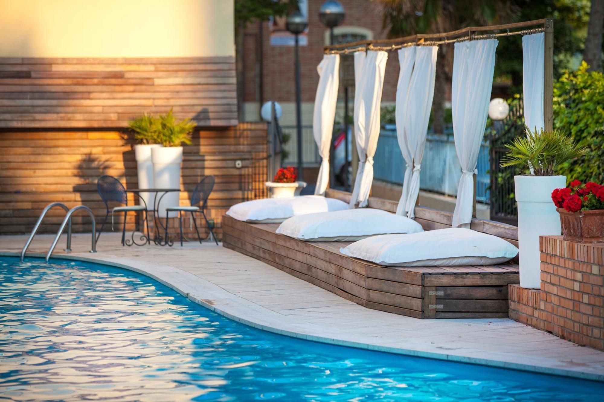 Villa Adriatica Ambienthotels Rimini Exterior photo