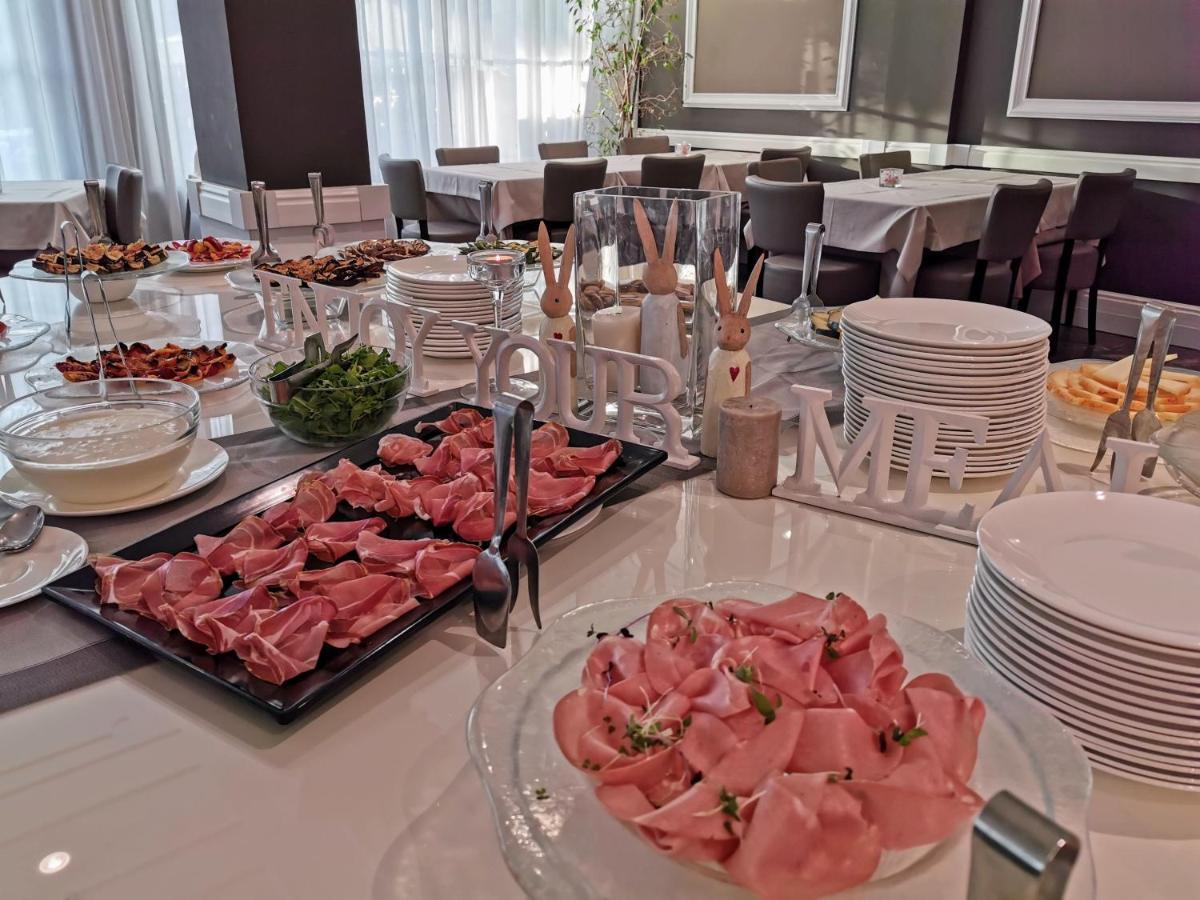 Villa Adriatica Ambienthotels Rimini Exterior photo